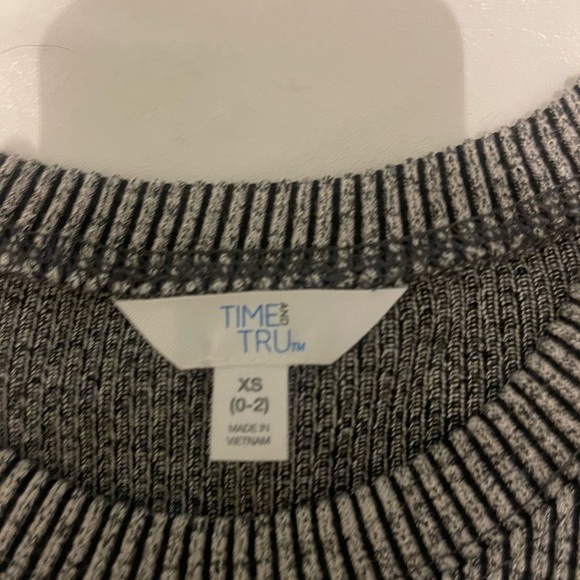 black and white striped long sleeve shirt - Picture 3 of 5